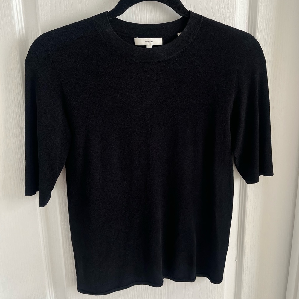 VINCE small black tee